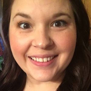 Meet your Posher, Elyse